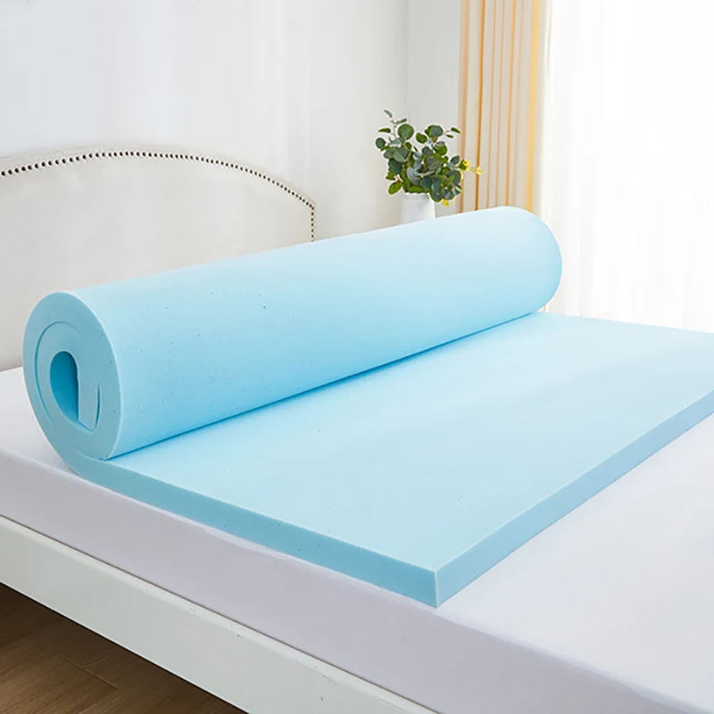 Quali sono le differenze tra memory foam in gel e spugna ordinaria?